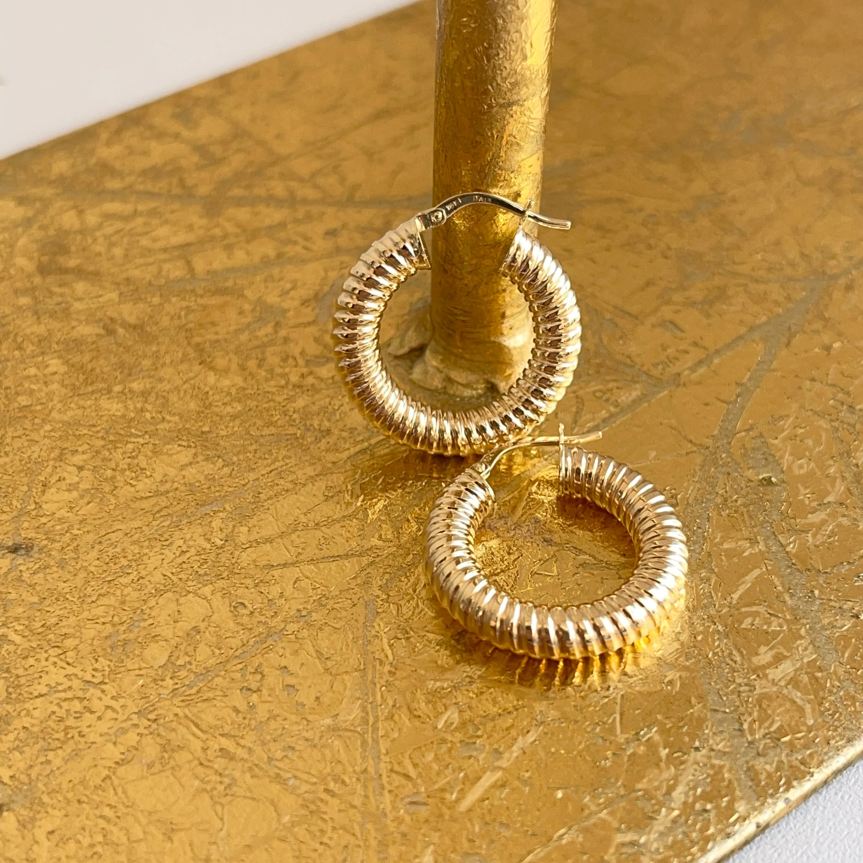 10KT Yellow Gold Spiral Round Hoop Earrings 24mm