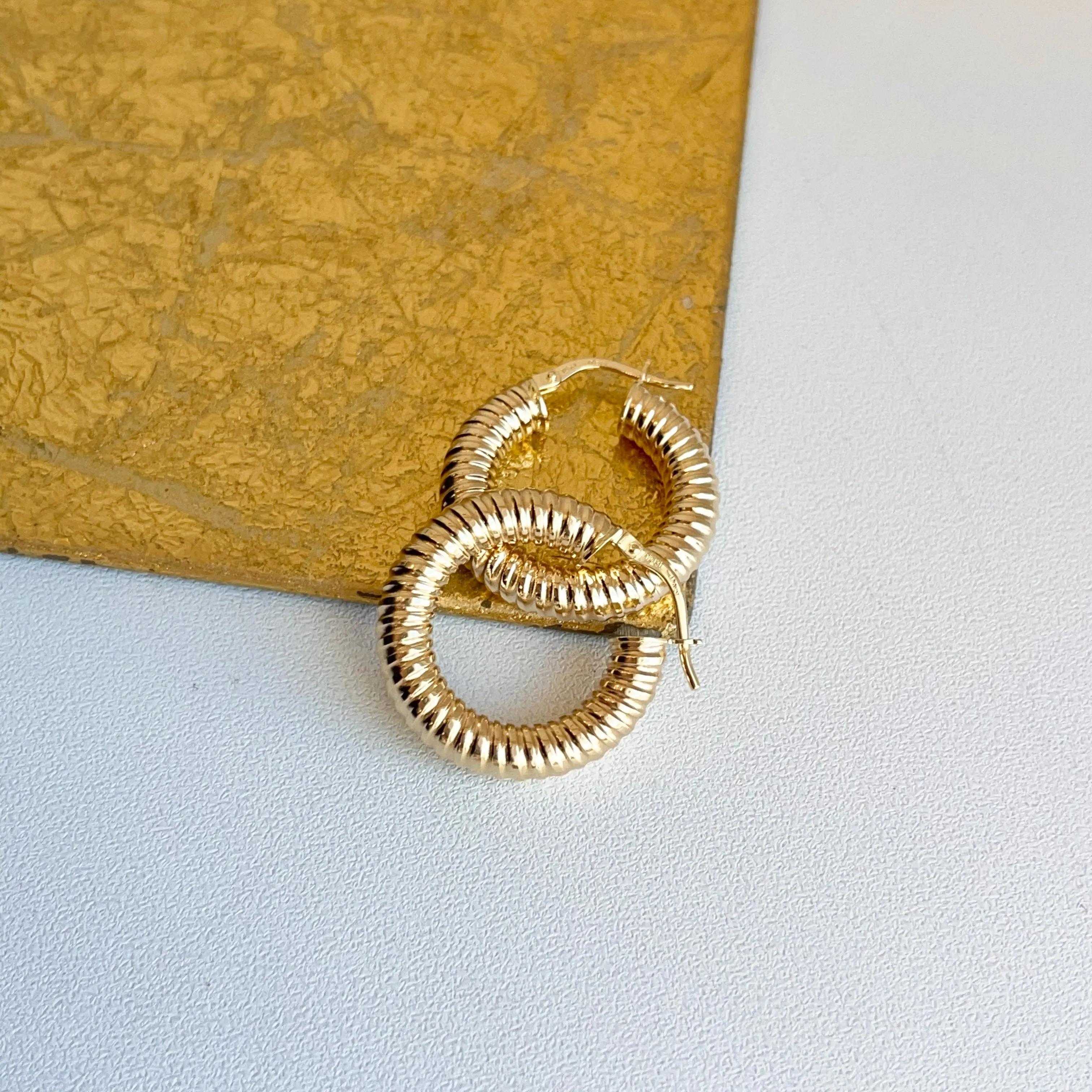 10KT Yellow Gold Spiral Round Hoop Earrings 24mm