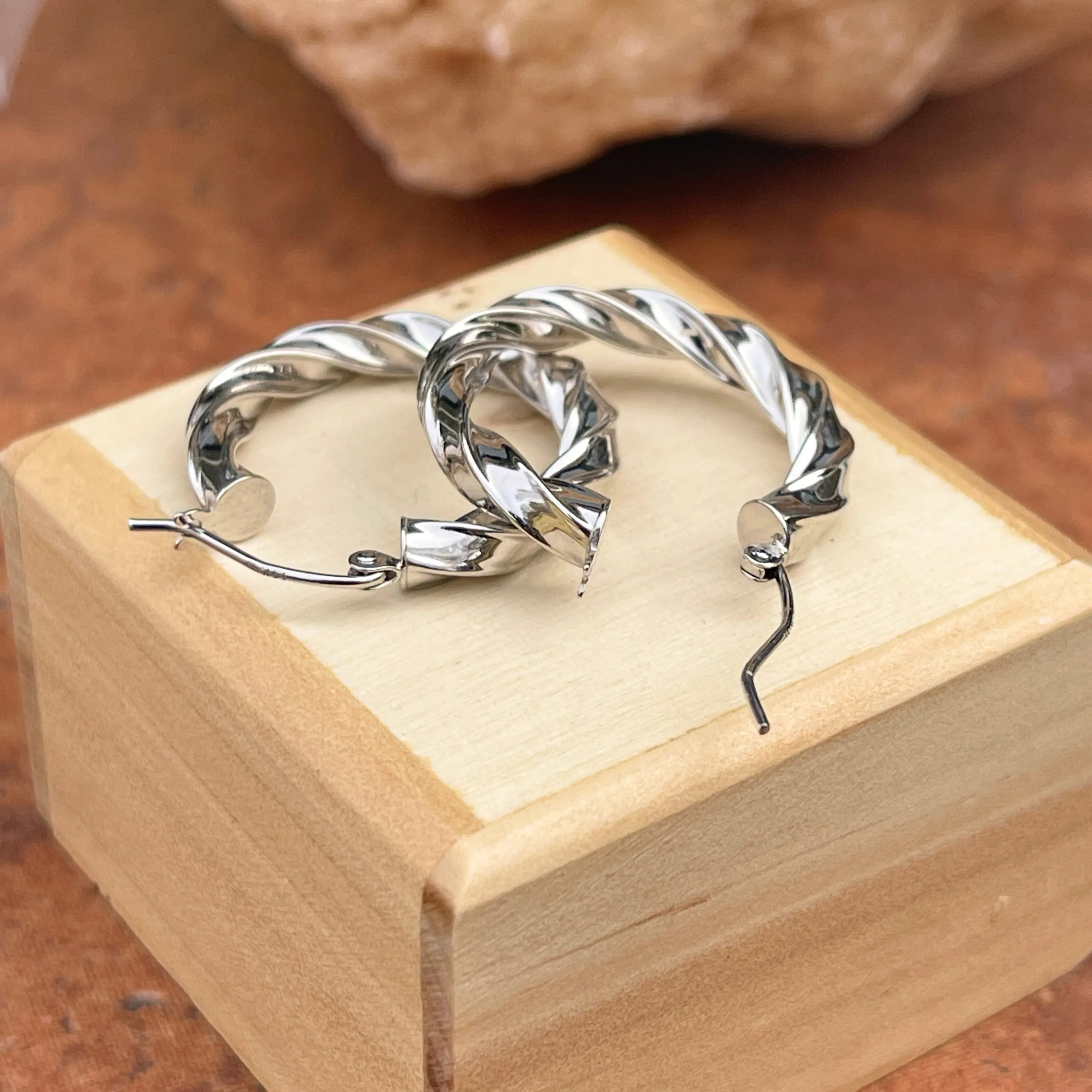 14KT White Gold Twisted 4mm Tube Hoop Earrings 25mm