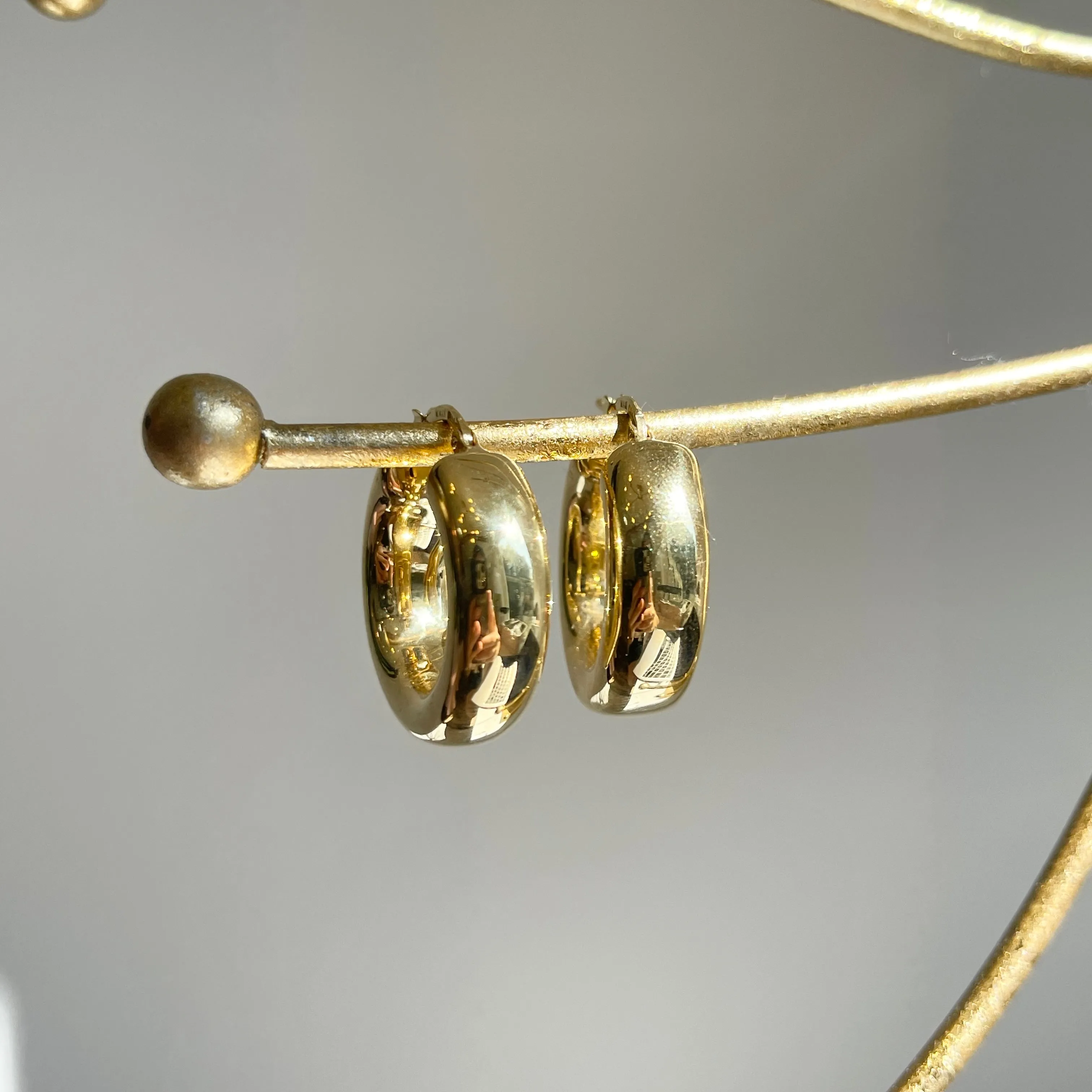 14KT Yellow Gold Chunky 8mm Tube Round Hoop Earrings 27mm