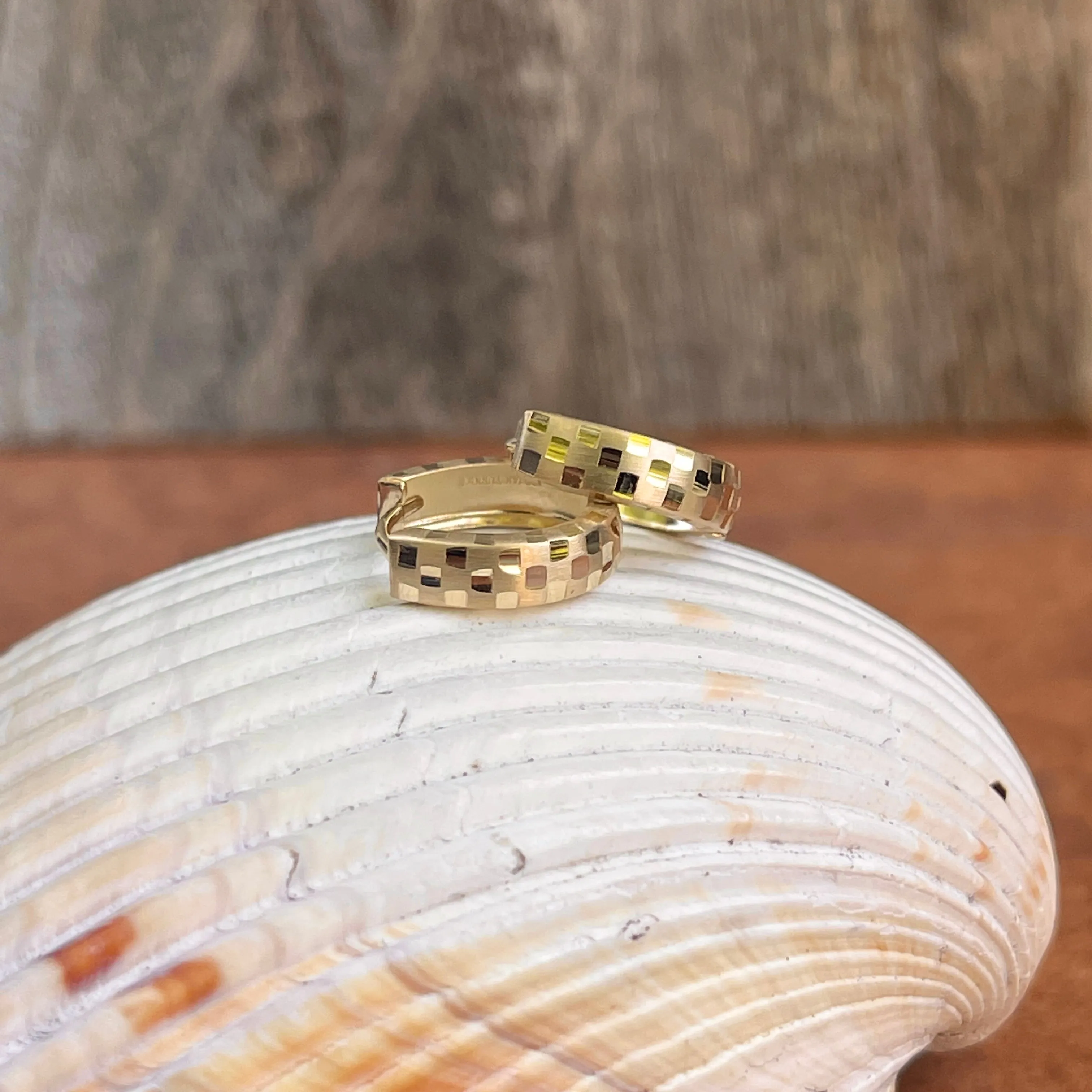 14KT Yellow Gold Satin   Diamond-Cut Huggie Hoop Earrings 14mm