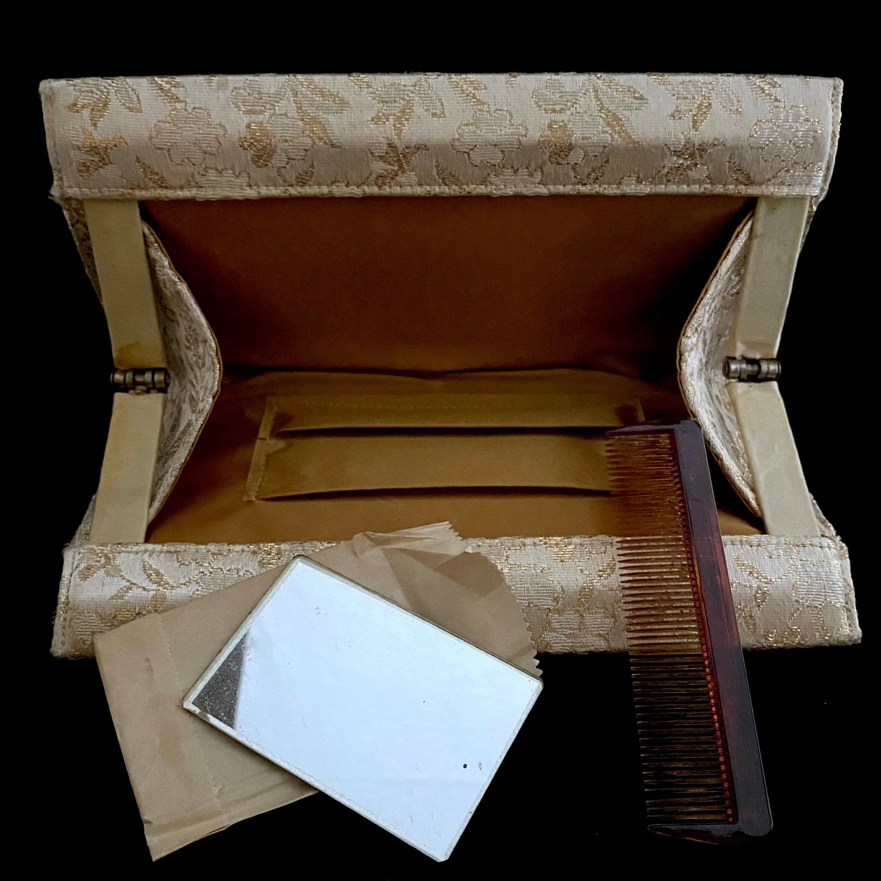 1960s Gold & Ivory Jacquard Taffeta Fabric Clutch