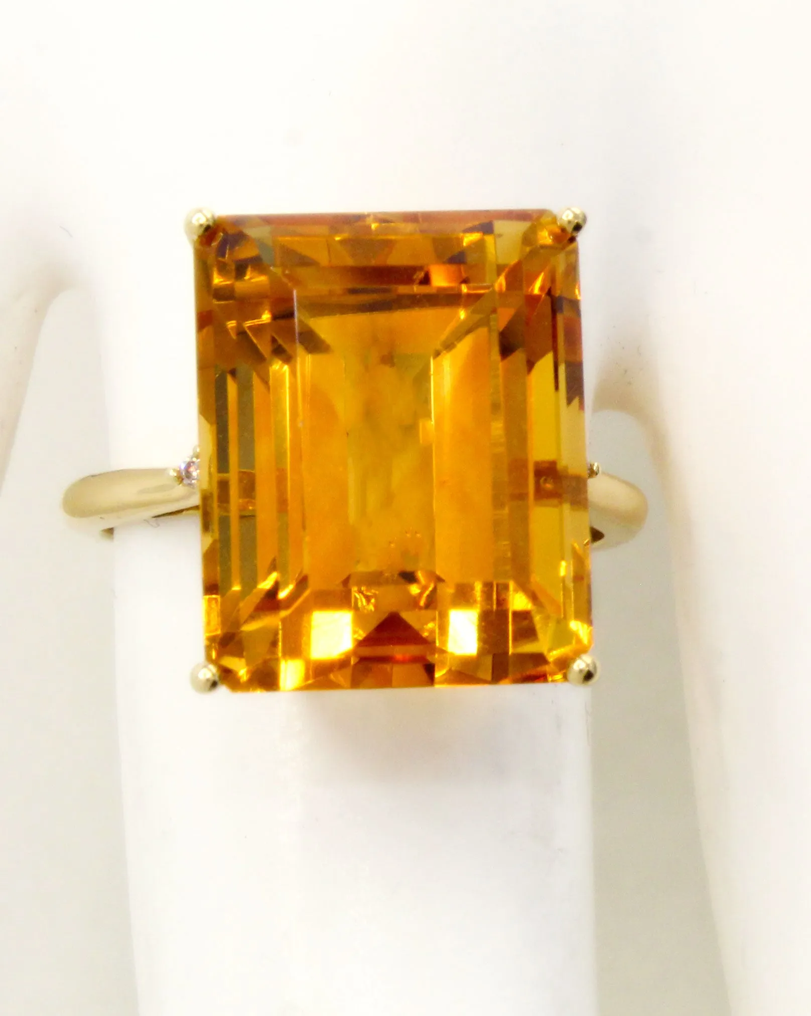 1980s Golden Citrine Diamond 18 Karat Gold Ring