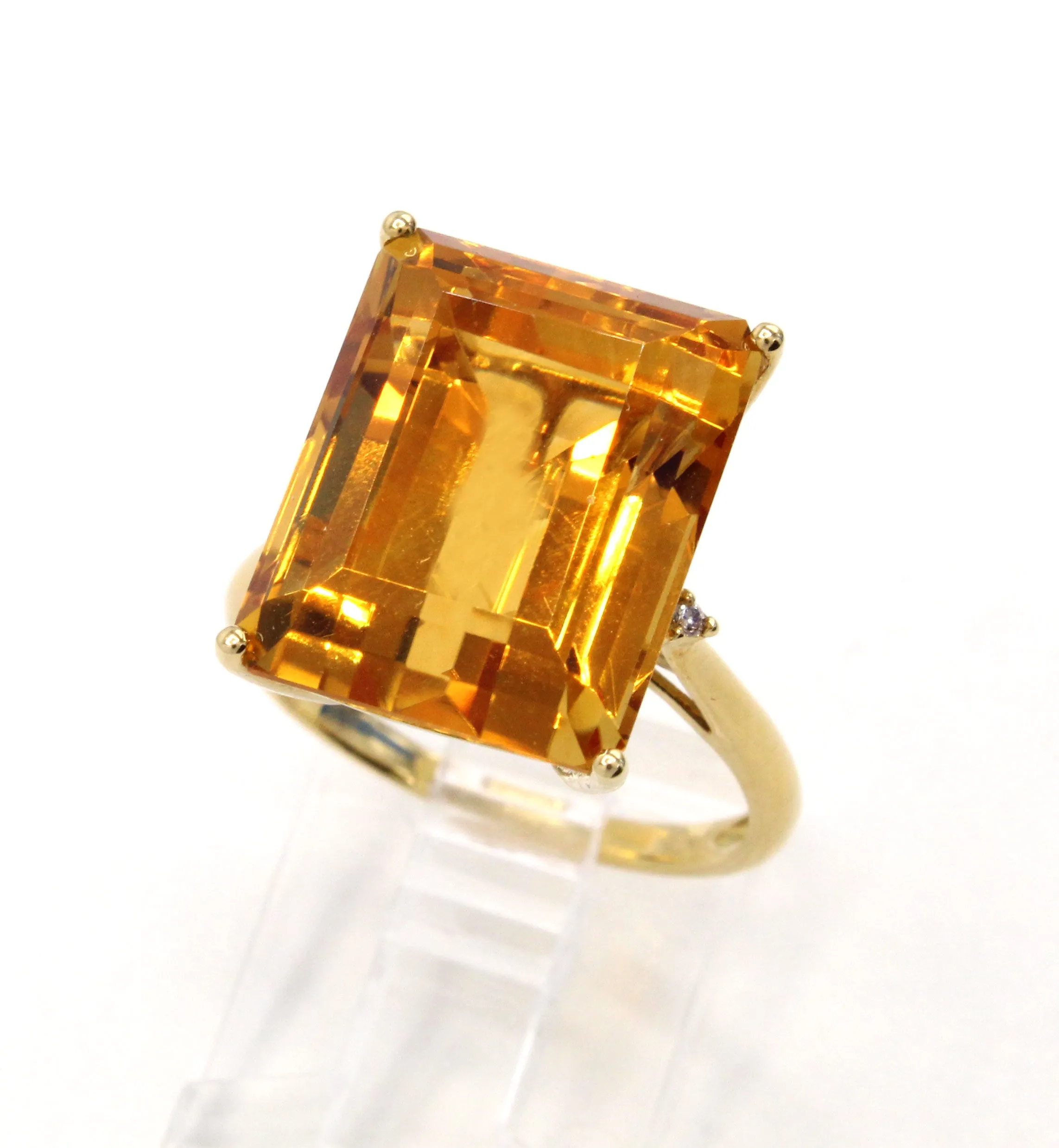 1980s Golden Citrine Diamond 18 Karat Gold Ring