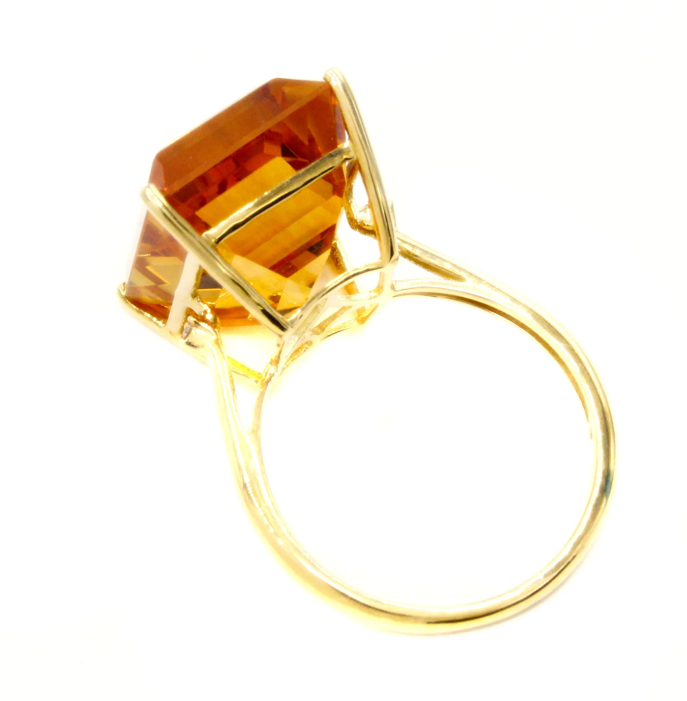 1980s Golden Citrine Diamond 18 Karat Gold Ring