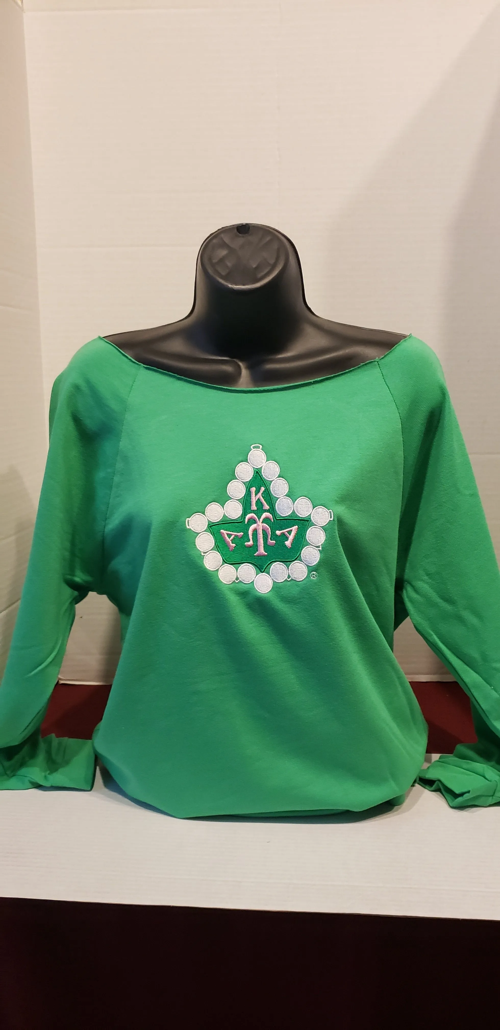 AKA 3/4  IVY OFF THE SHOULDER SHIRT (Green)
