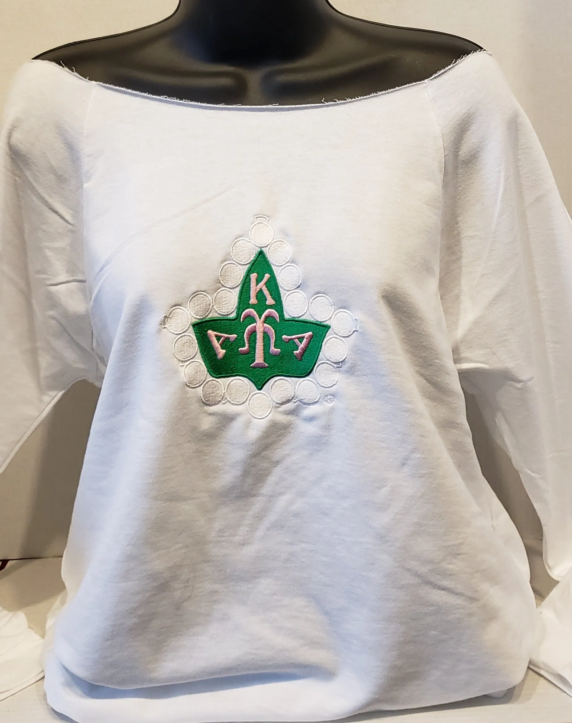 AKA 3/4  IVY OFF THE SHOULDER SHIRT (White)