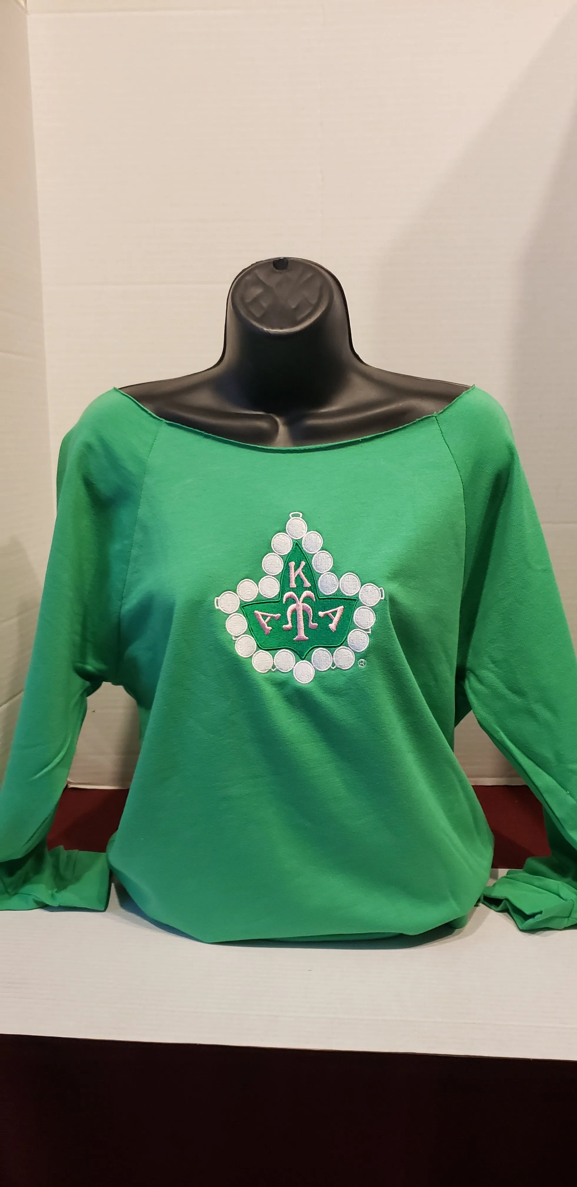 AKA 3/4  IVY OFF THE SHOULDER SHIRT (White)