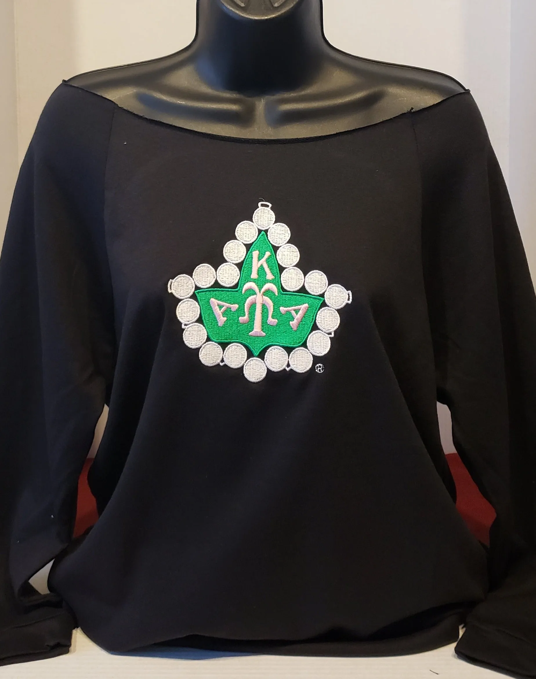 AKA 3/4  IVY OFF THE SHOULDER SHIRT (White)