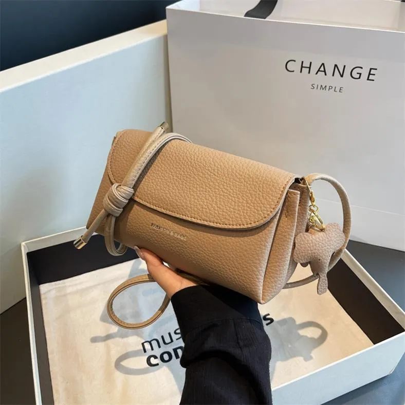 Avery™ Vintage Charm | Chic Handbag