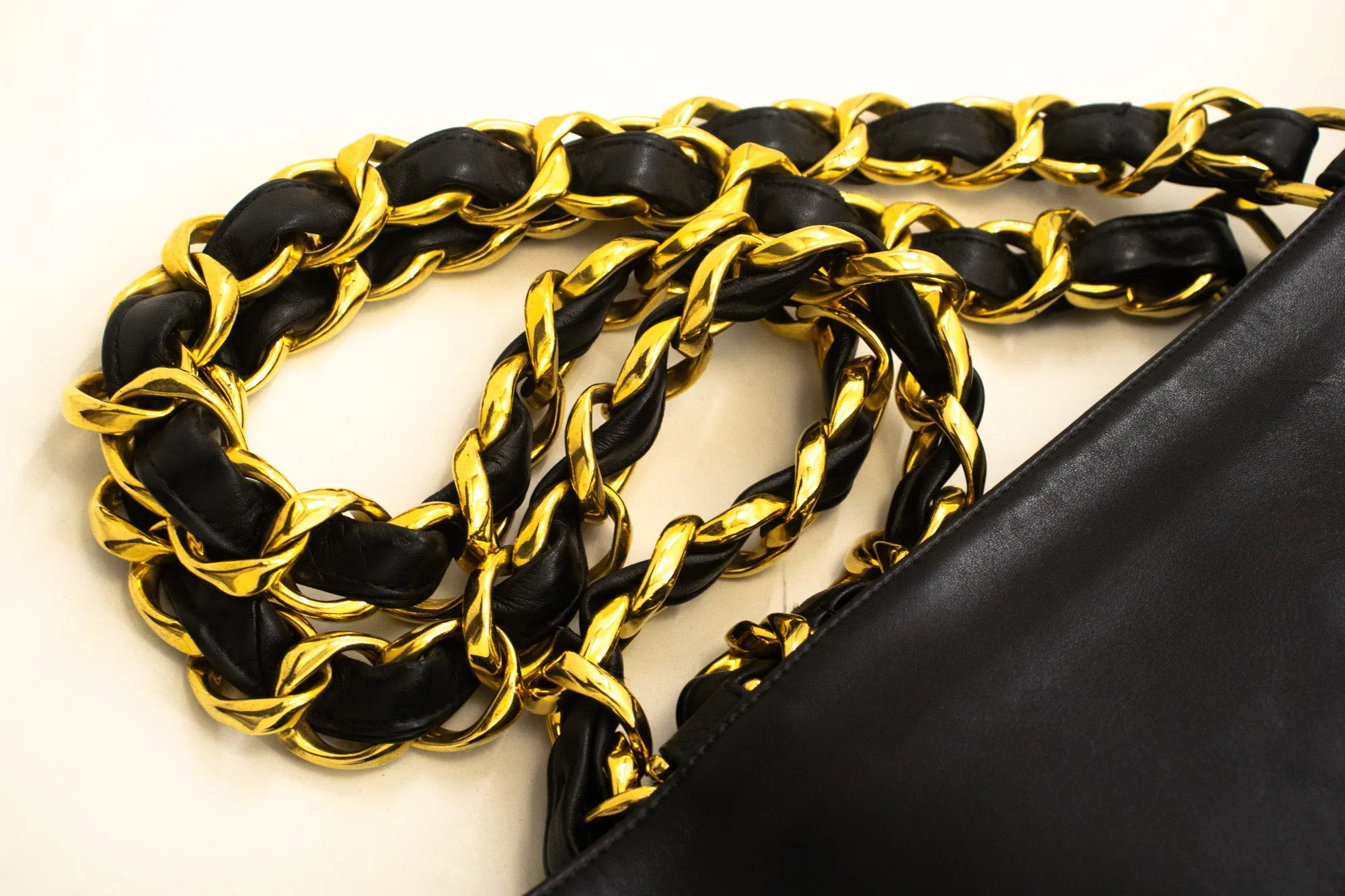 CHANEL Jumbo Large Big Chain Shoulder Bag Black Lambskin Leather L86