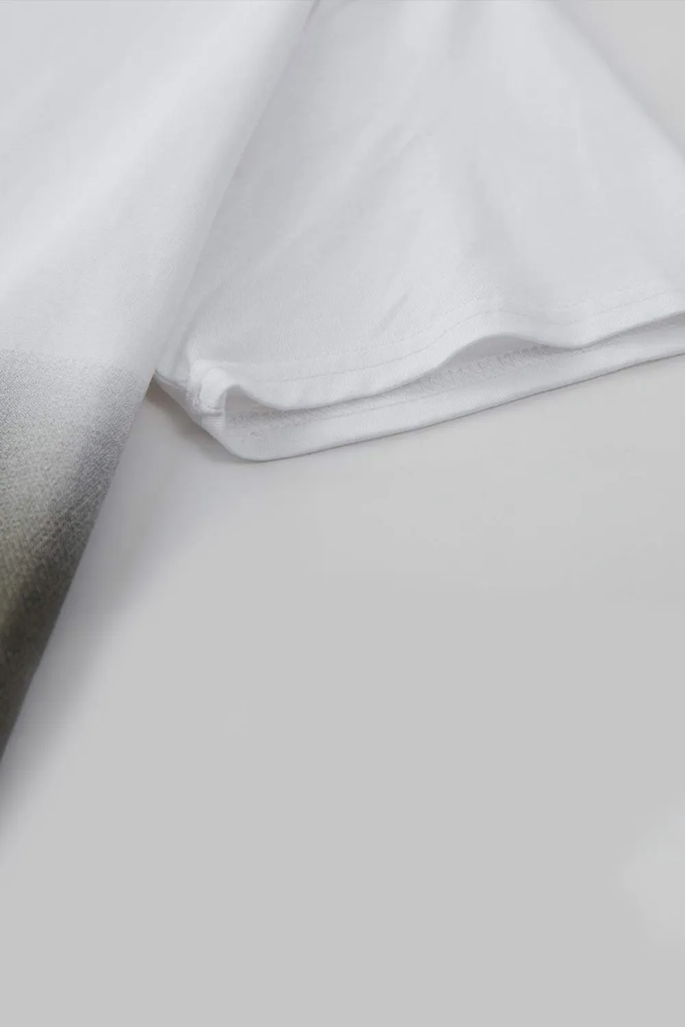 Contrast Curved Hem Round Neck Tee
