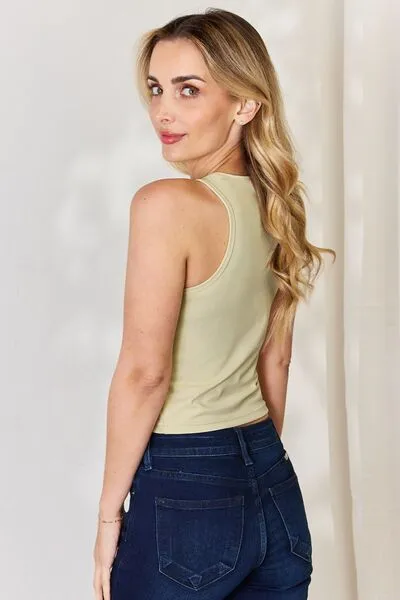 Essential Round-Neck Slim Tank