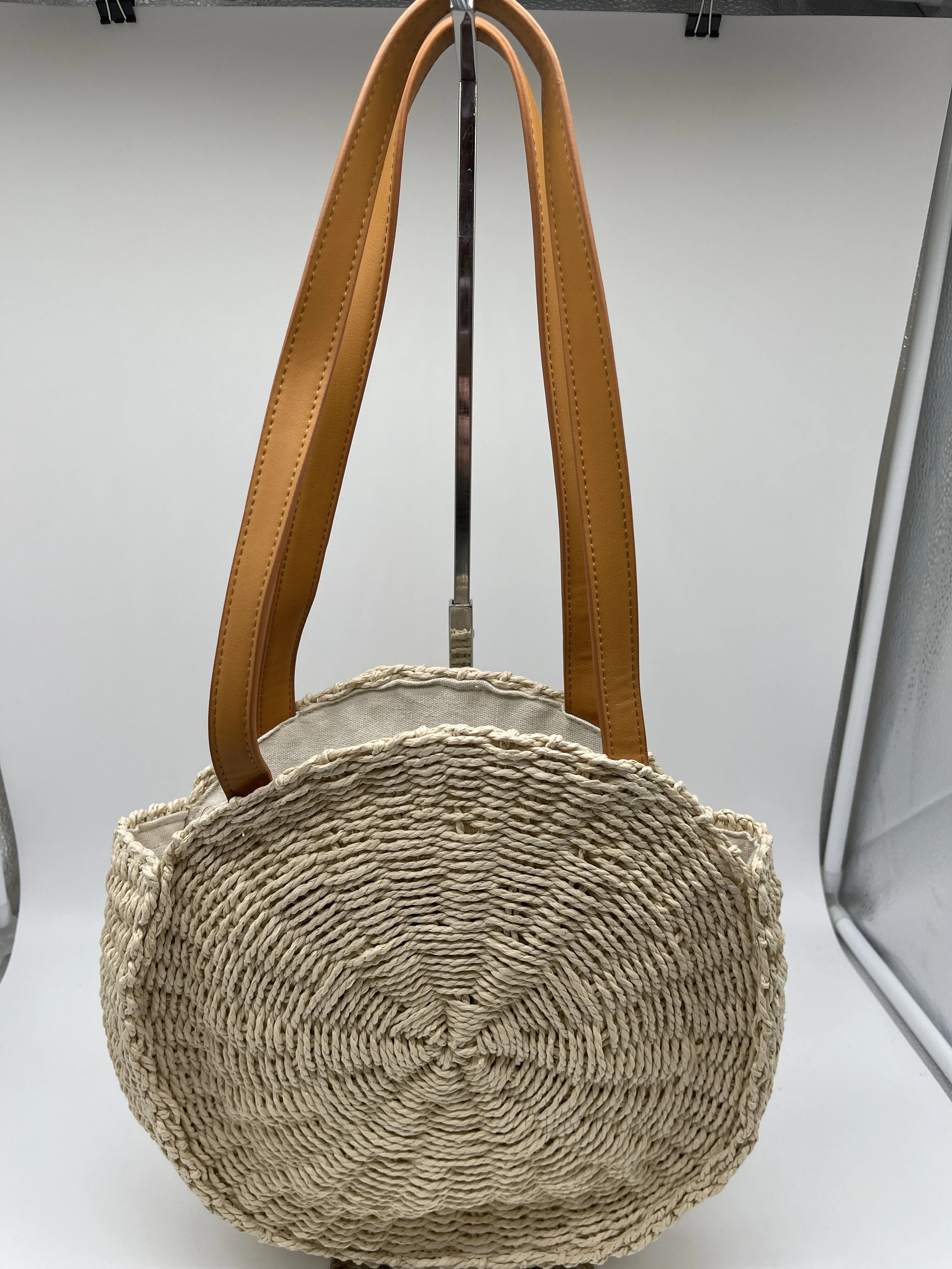 Handbag By Clothes Mentor  Size: Medium