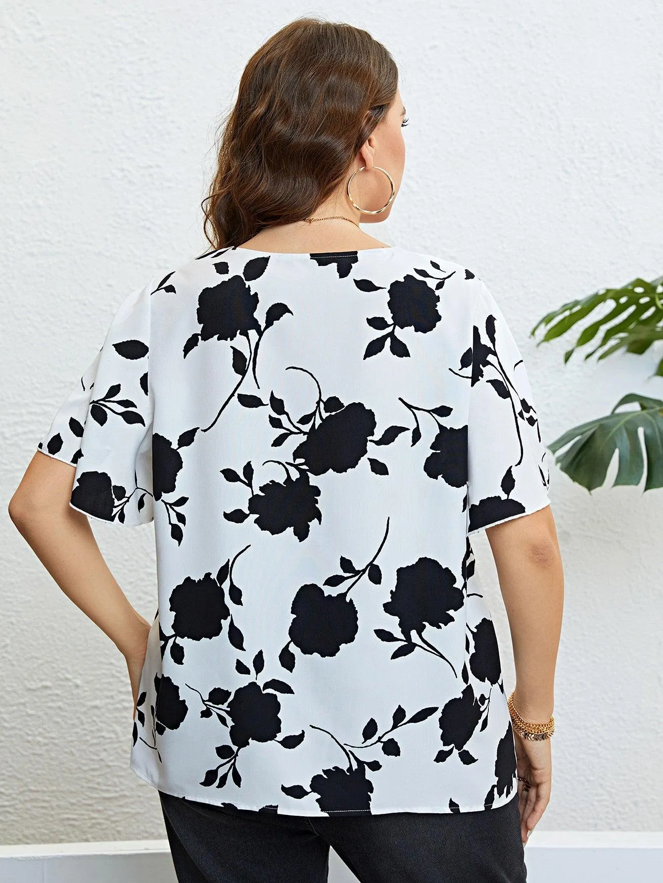Hazel Blues® |  Floral V-Neck Flutter Sleeve Blouse