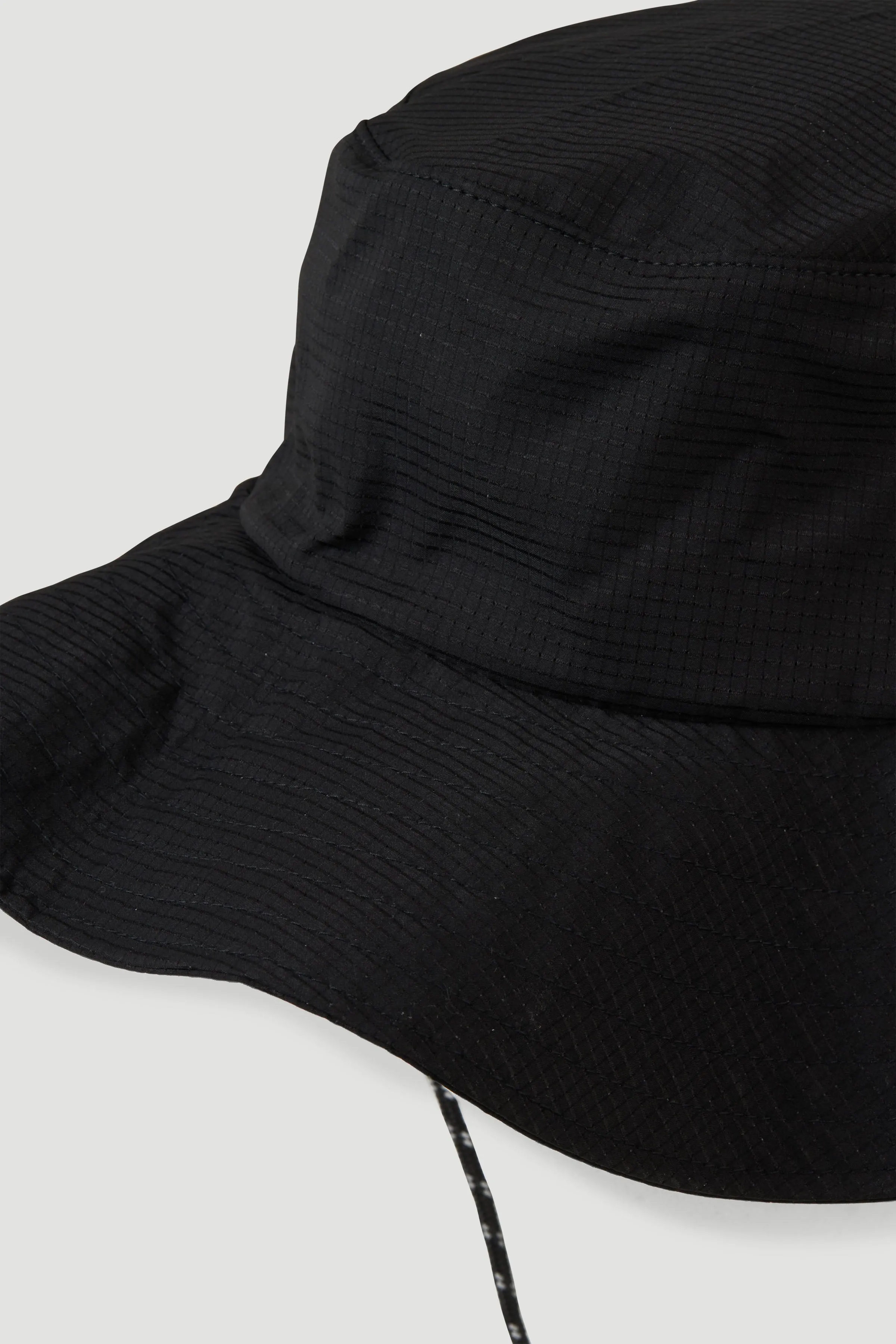 Hybrid Bucket Hut | Black Out
