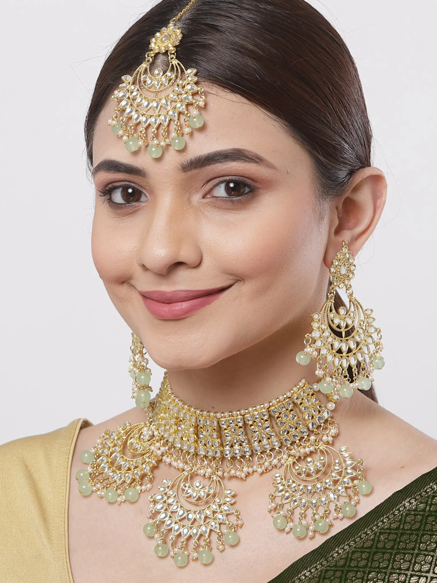 Karatcart Kundan Gold Bridal Choker Necklace Set