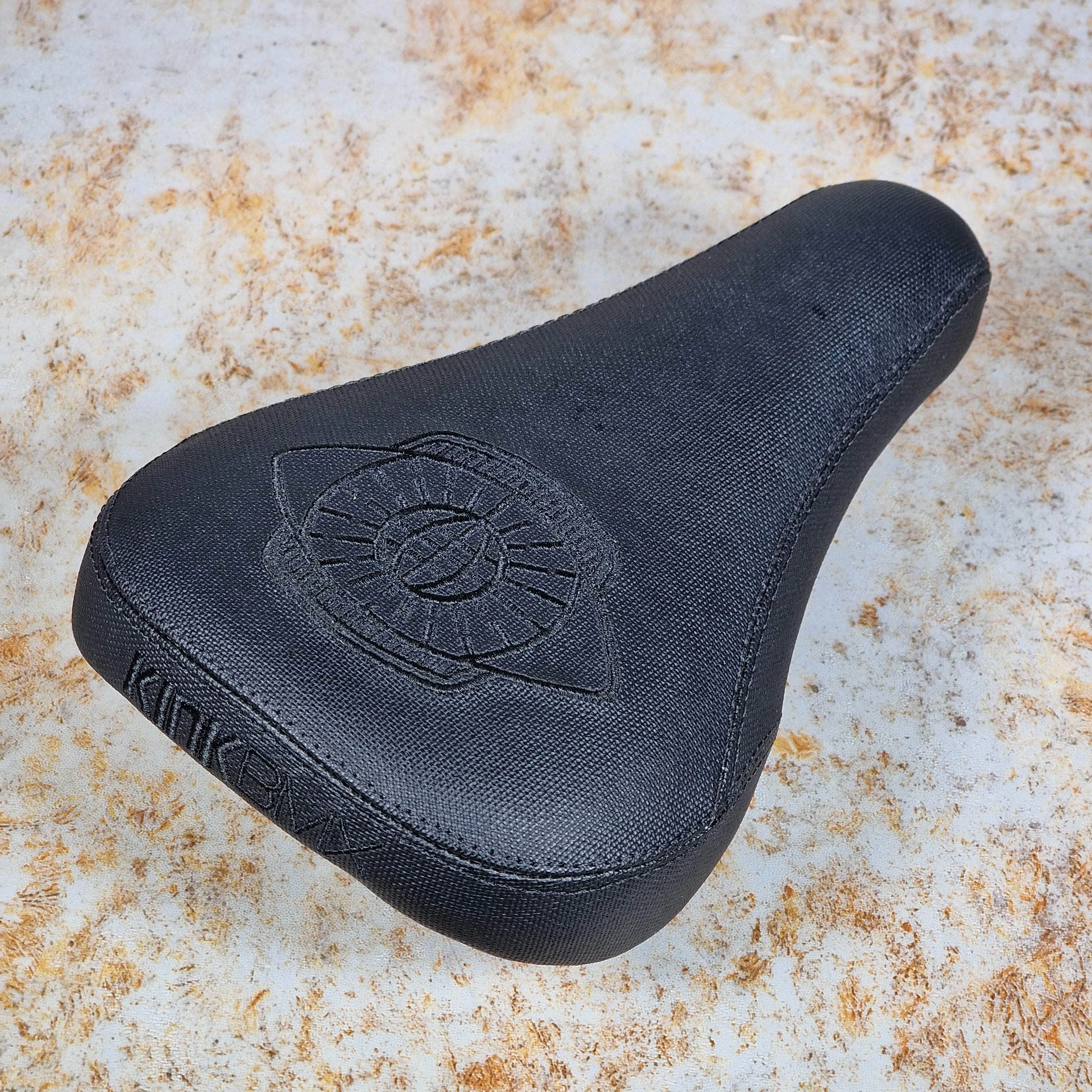 Kink Global Mid Stealth Pivotal Seat Black