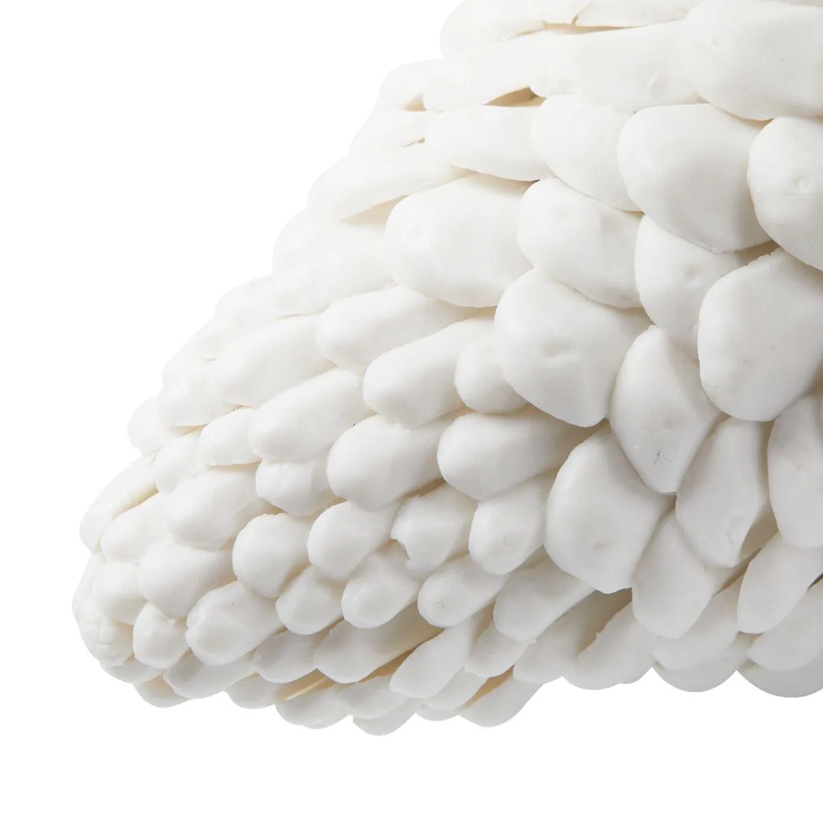 Laying Pine Cone / Blanc de Chine