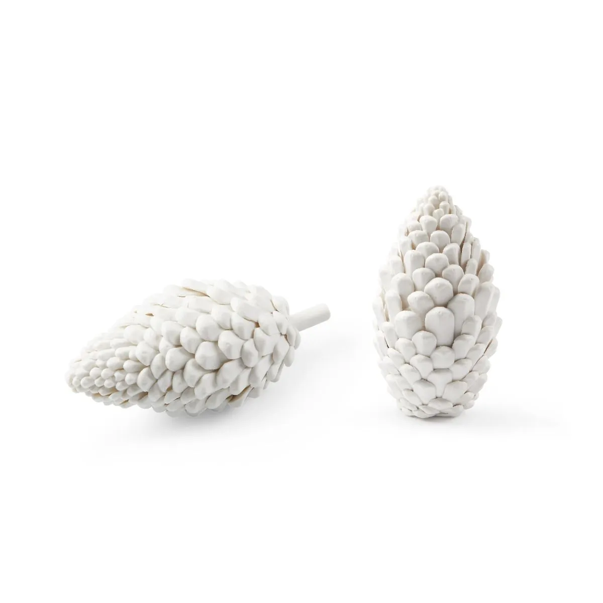 Laying Pine Cone / Blanc de Chine