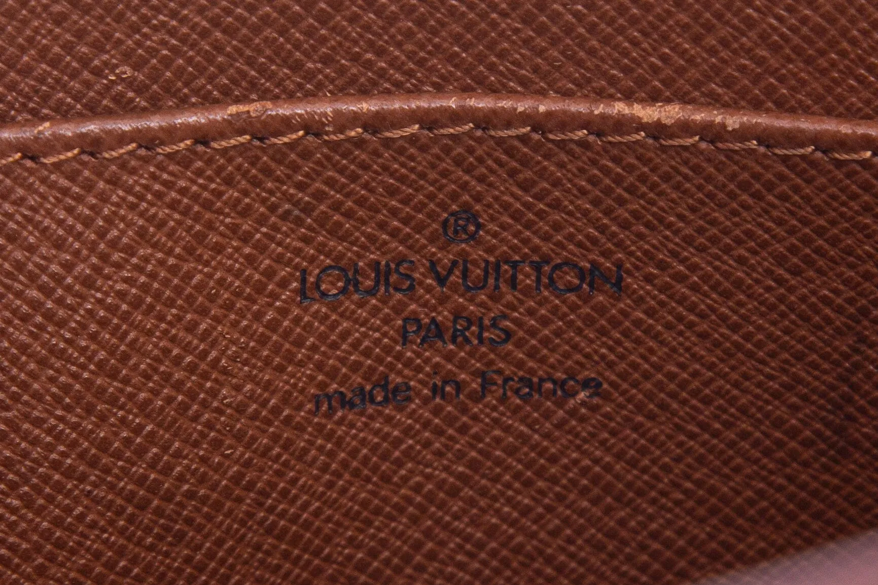 Louis Vuitton Brown Gold Dragonne Clipano Epi Clutch