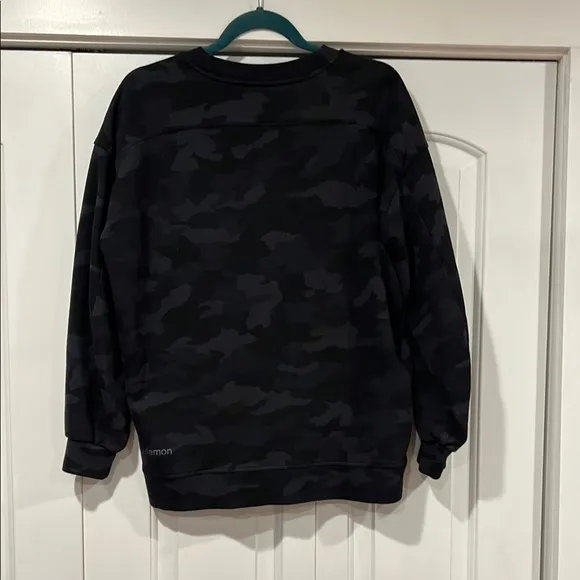 Lululemon perfectly oversized crewneck Black Camo Sweatshirt