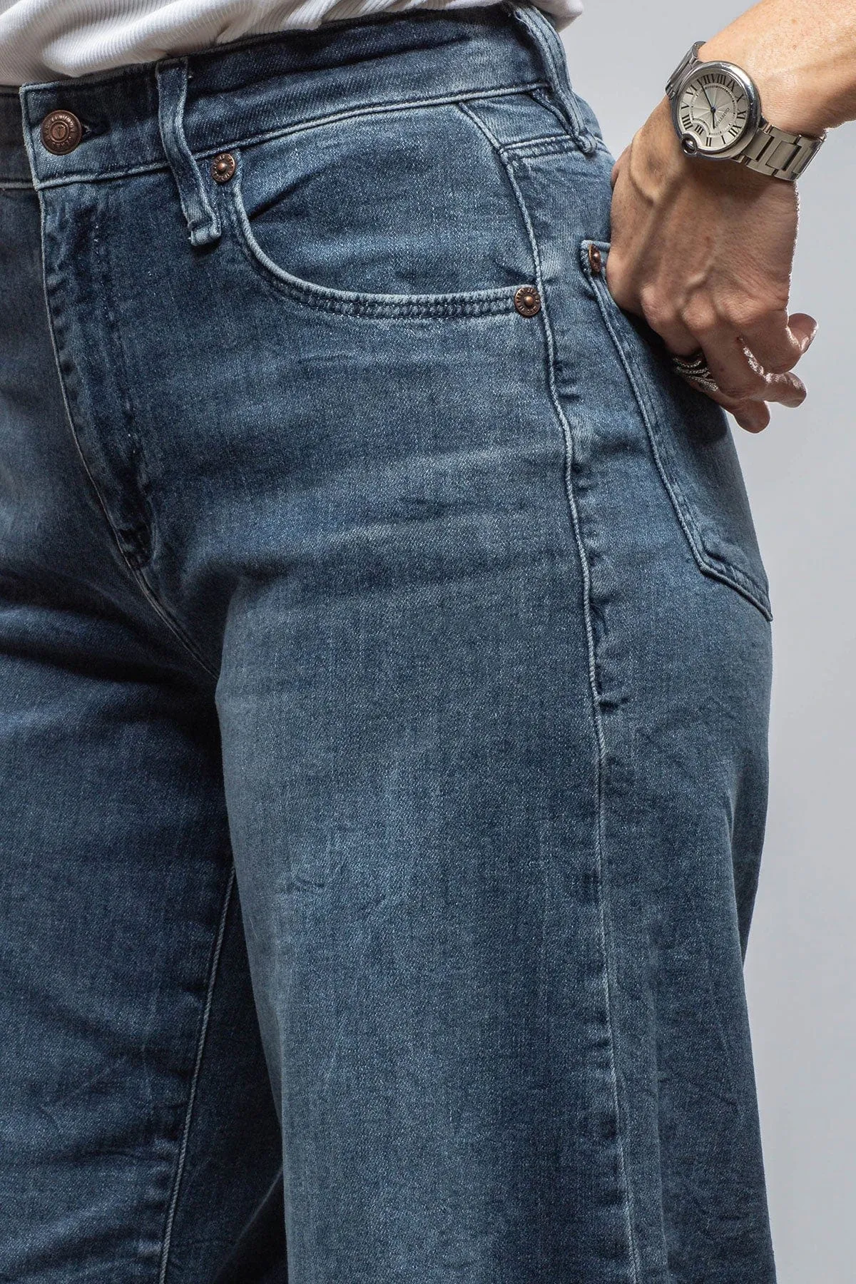 MAC Dakota Barrel Leg Jean In Vintage Netwash
