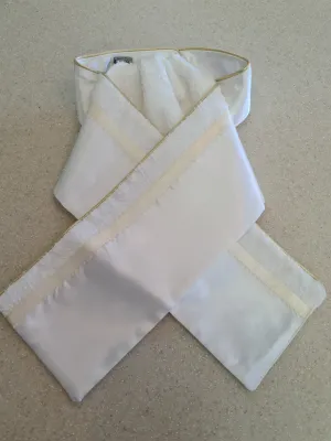 Nash Hamilton Pre-Tied Stock Cream with Gold Trim No 29