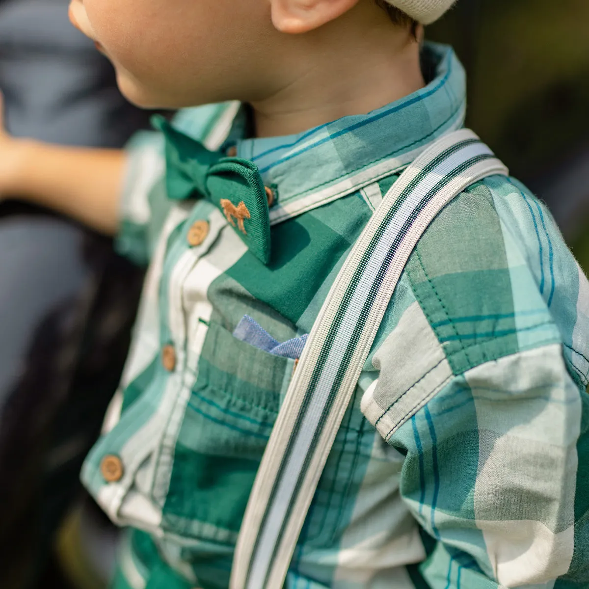Nœud papillon vert ajustable avec cheval brodé, enfant || Adjustable green bow tie with horse embroidered, child