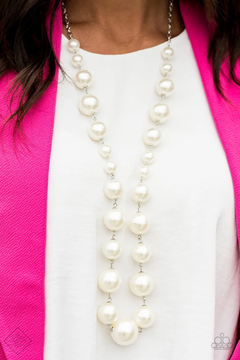 Paparazzi - Fashion Fix - Fiercely 5th Ave Pearl Necklace Set