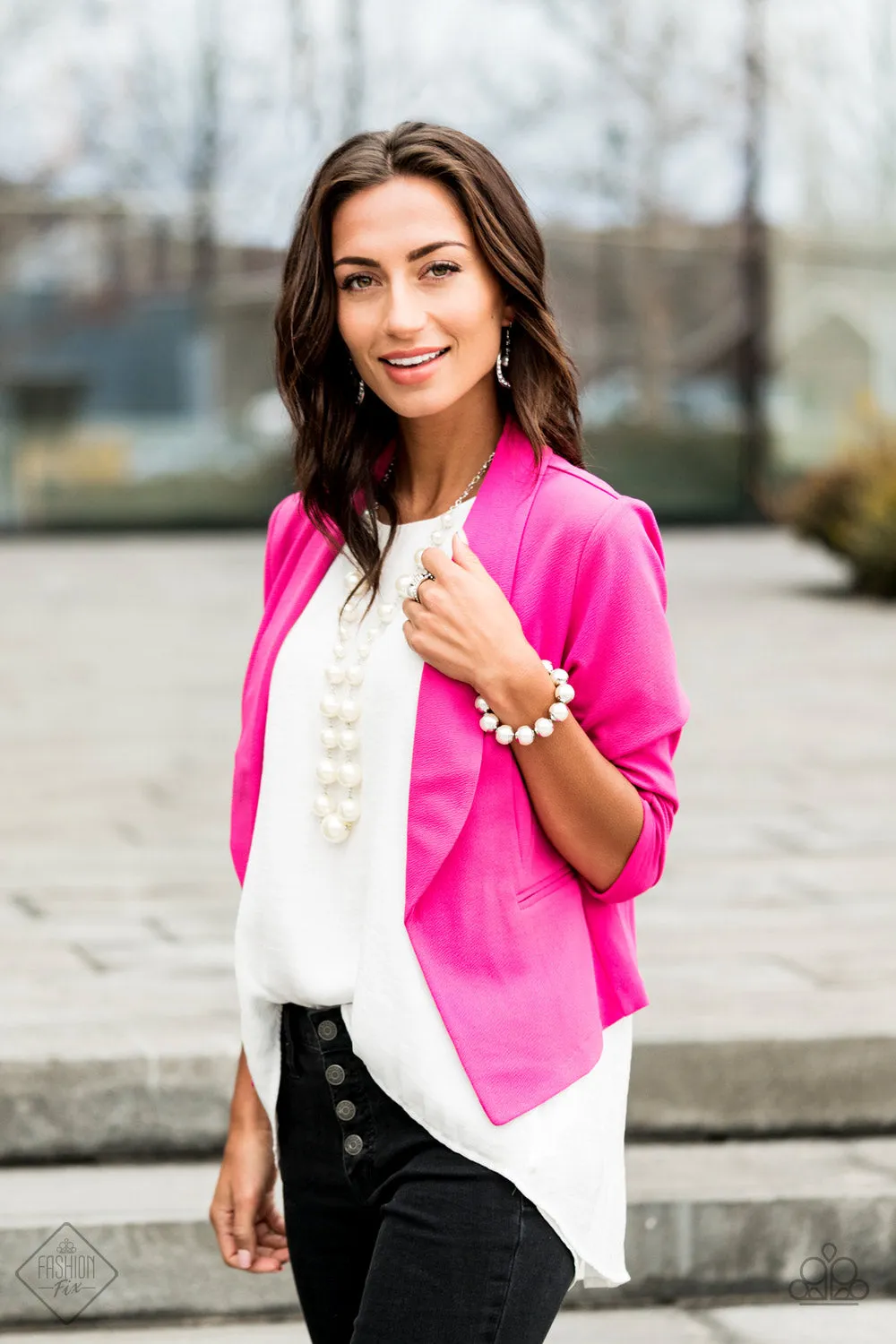 Paparazzi - Fashion Fix - Fiercely 5th Ave Pearl Necklace Set