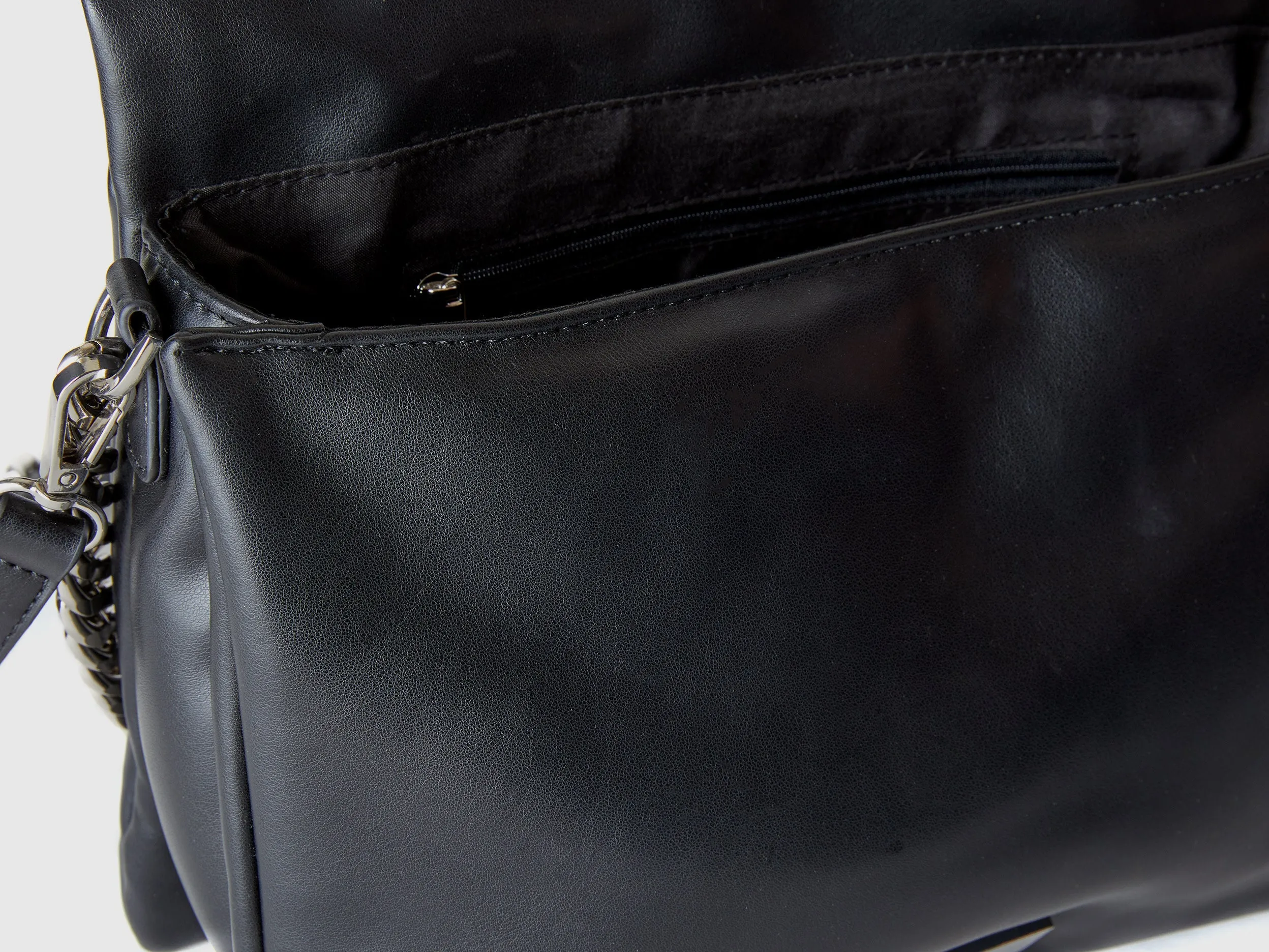 Solid Magnetic Closure Handbag