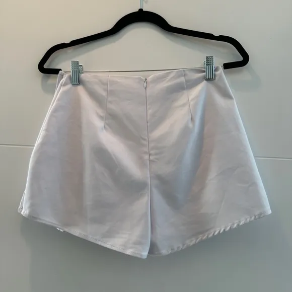 Superdown white pleated classic high waist skort semi-formal summer beach fall S