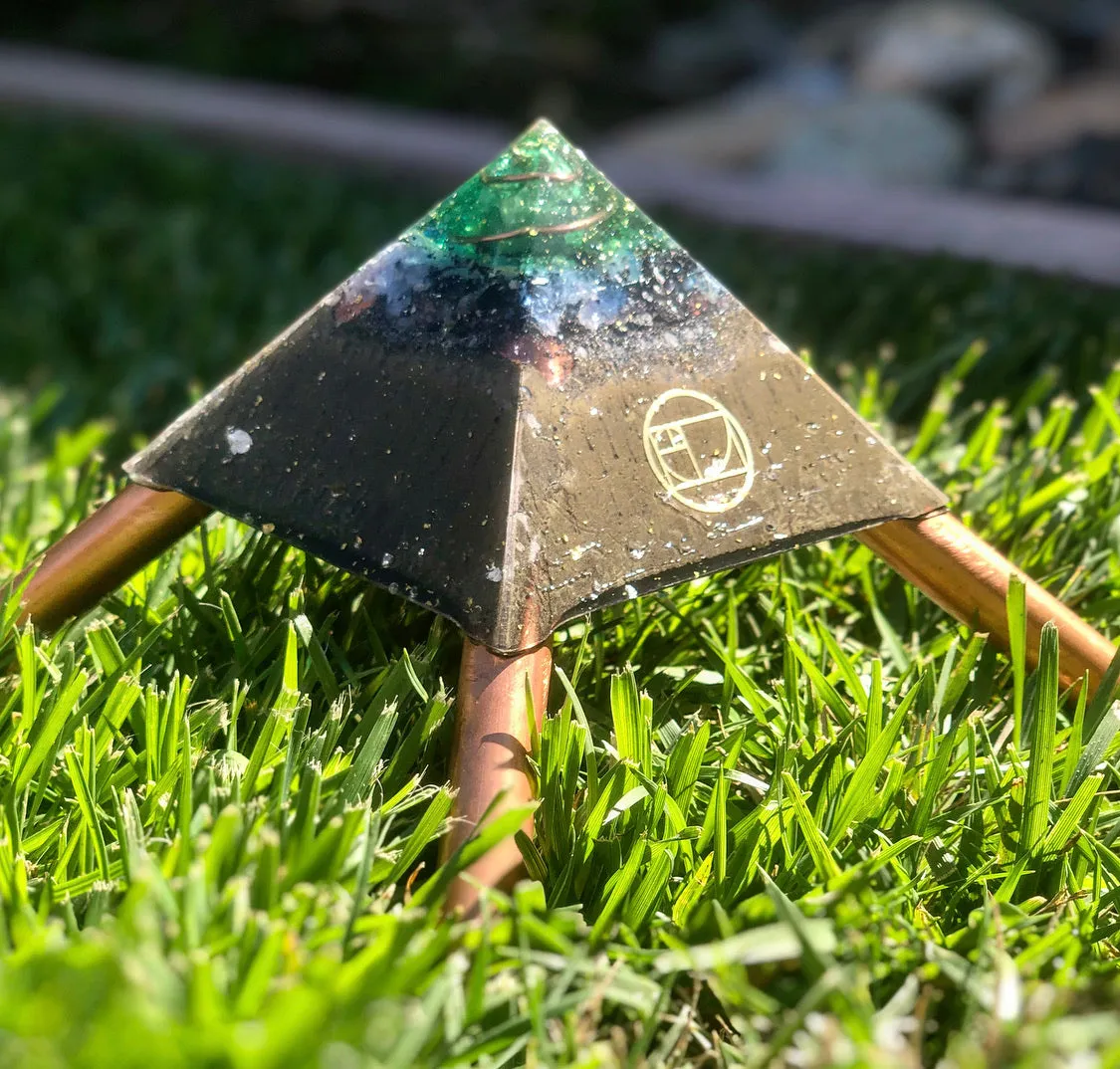 The "Medium Giza Mini-Chembuster" - 4.75x4.75" base with copper Earth Pipes- home orgonization and sky-ionizer