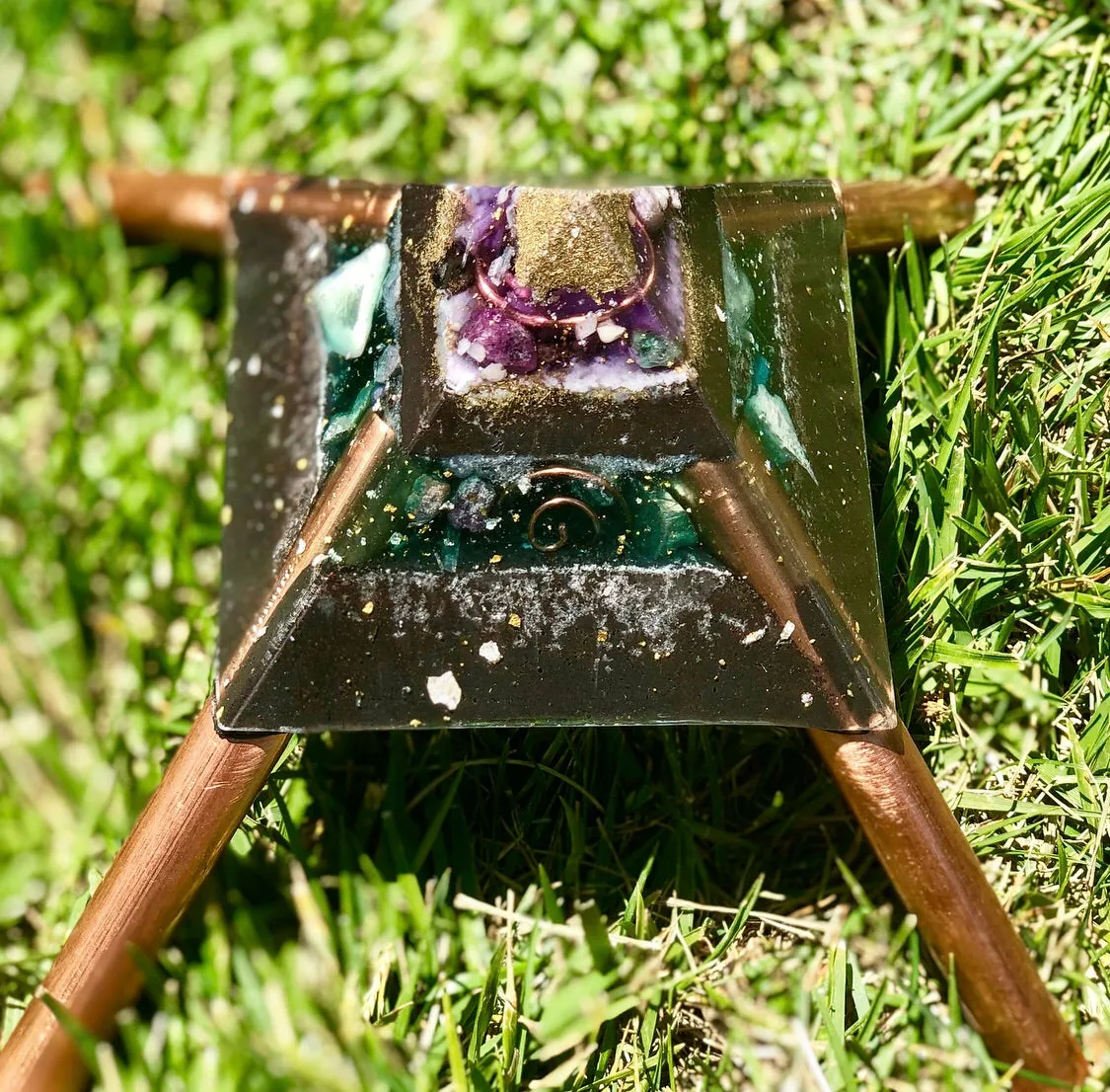 The "Medium Giza Mini-Chembuster" - 4.75x4.75" base with copper Earth Pipes- home orgonization and sky-ionizer