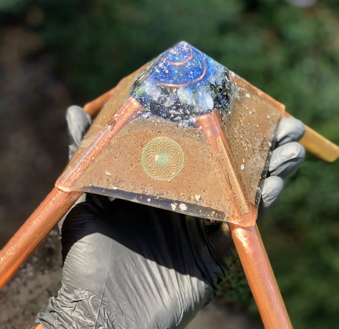 The "Medium Giza Mini-Chembuster" - 4.75x4.75" base with copper Earth Pipes- home orgonization and sky-ionizer