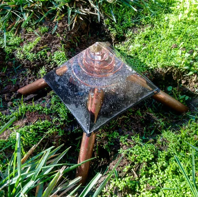 The "Medium Giza Mini-Chembuster" - 4.75x4.75" base with copper Earth Pipes- home orgonization and sky-ionizer