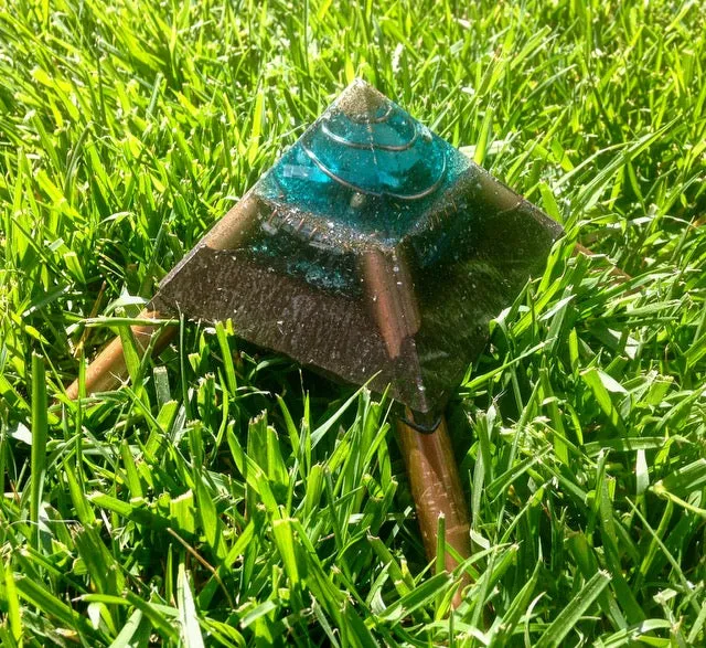 The "Medium Giza Mini-Chembuster" - 4.75x4.75" base with copper Earth Pipes- home orgonization and sky-ionizer