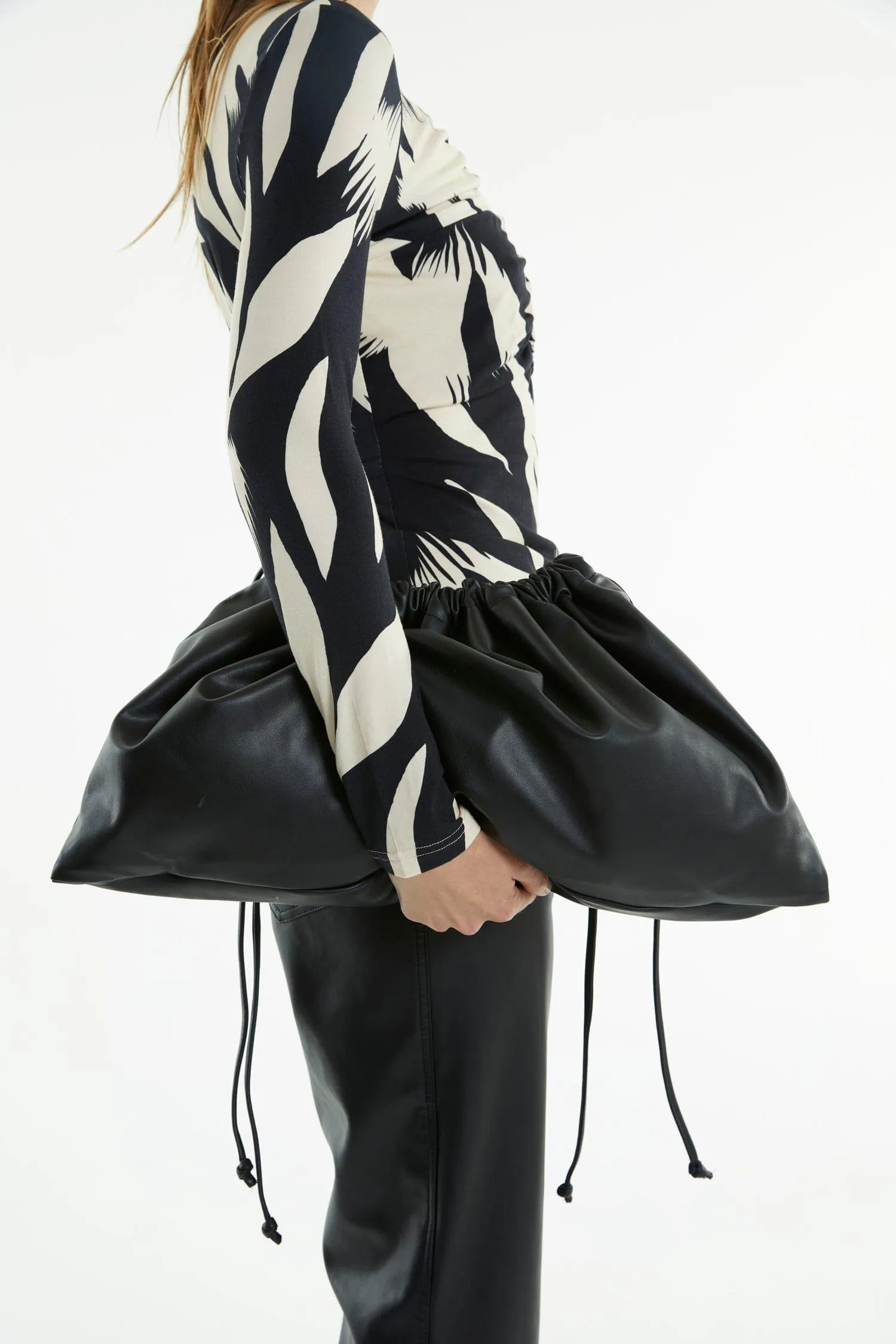 VAGABOND PU OVERSIZED BAG | BLACK